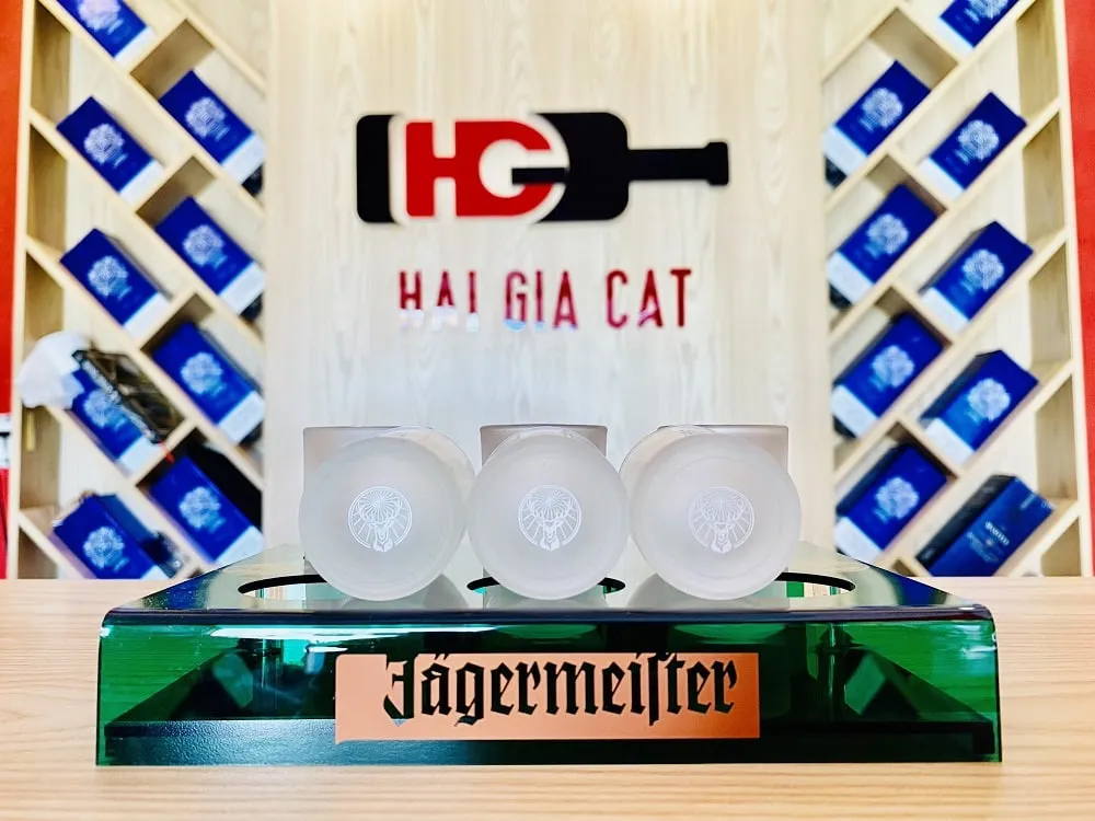 Giới thiệu mặt đế ly shot Jagermeister 