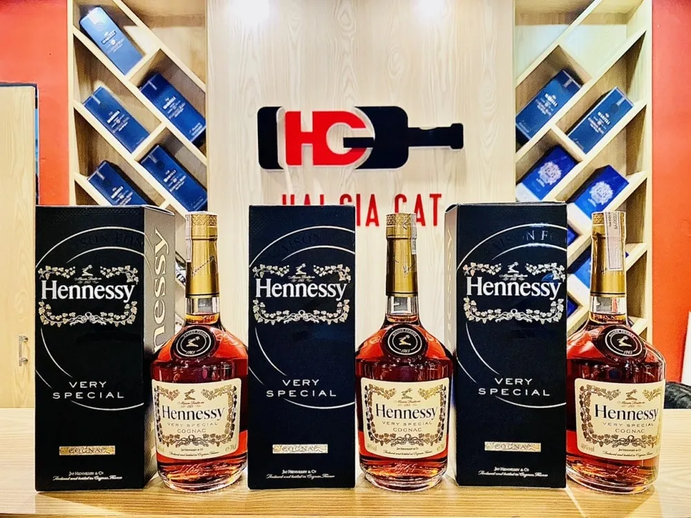 Giới thiệu Rượu Hennessy Very Special