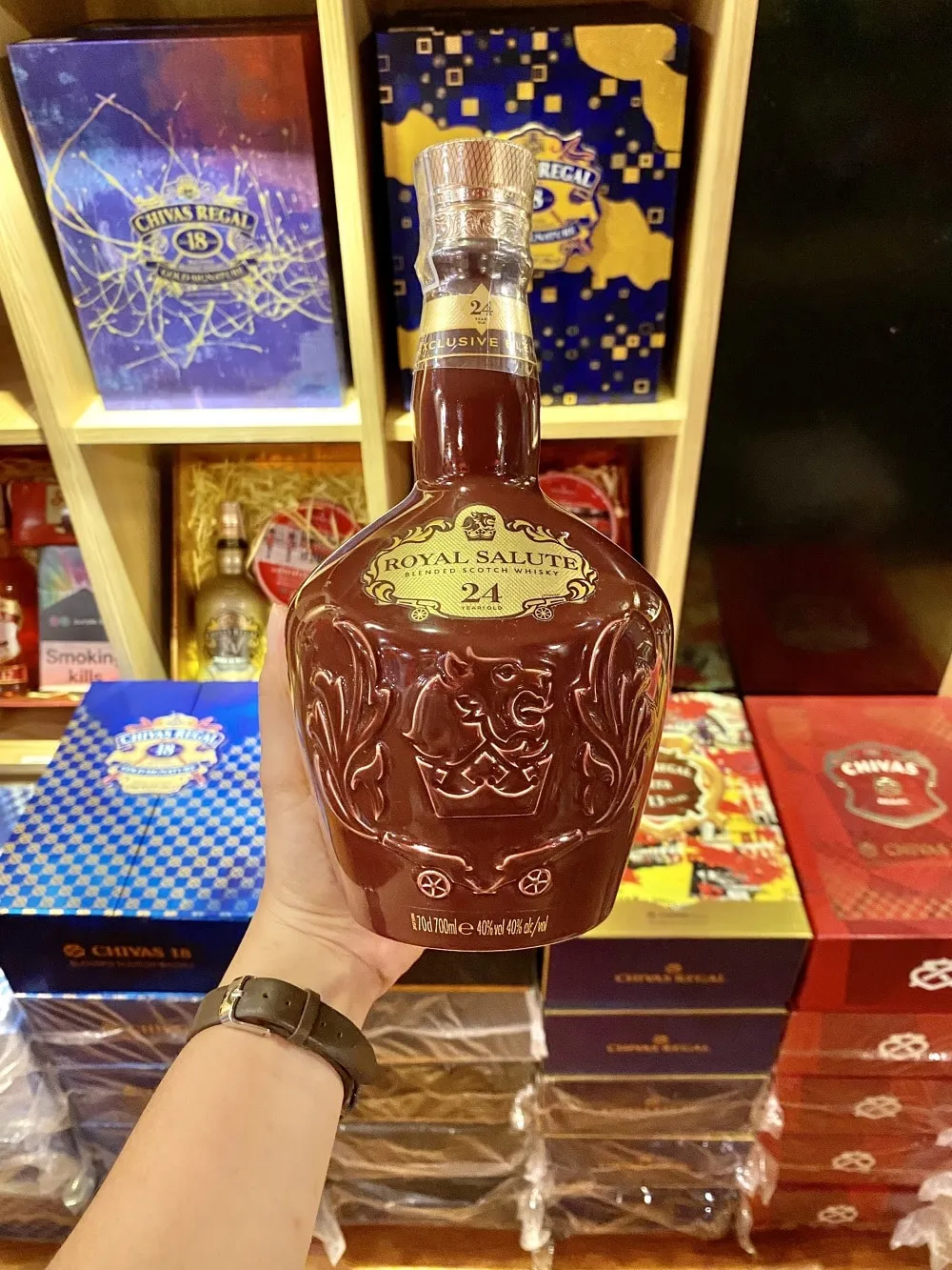 Mua rượu Chivas Royal Salute 24YO Red Box ở Đà Nẵng tại Hải Gia Cát
