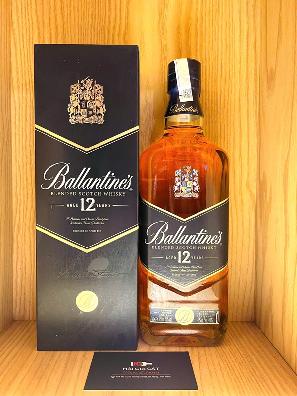 Ruou Ballantines 12 Yo Tai Hai Gia Cat