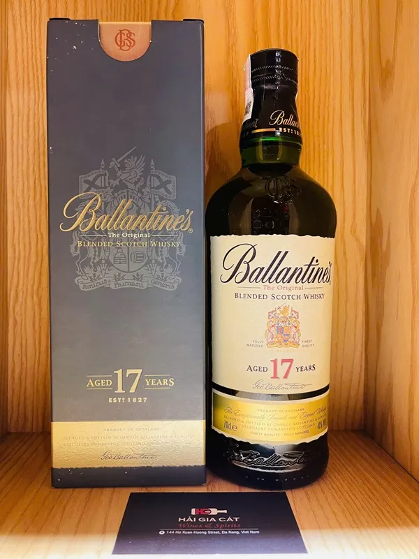 Ruou Ballantines 17 Yo Tai Hai Gia Cat 2024