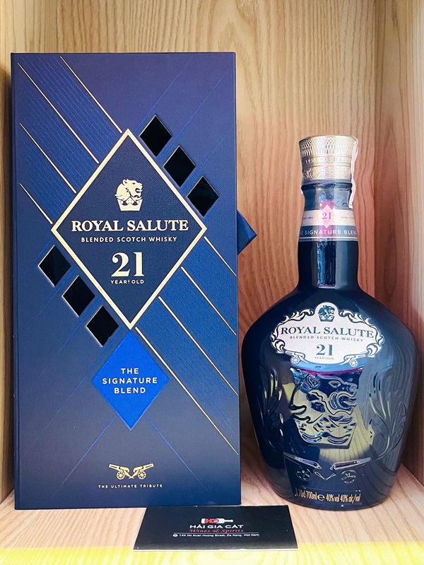 Ruou Chivas Royal Salute 21 Nam Tai Hai Gia Cat 2024