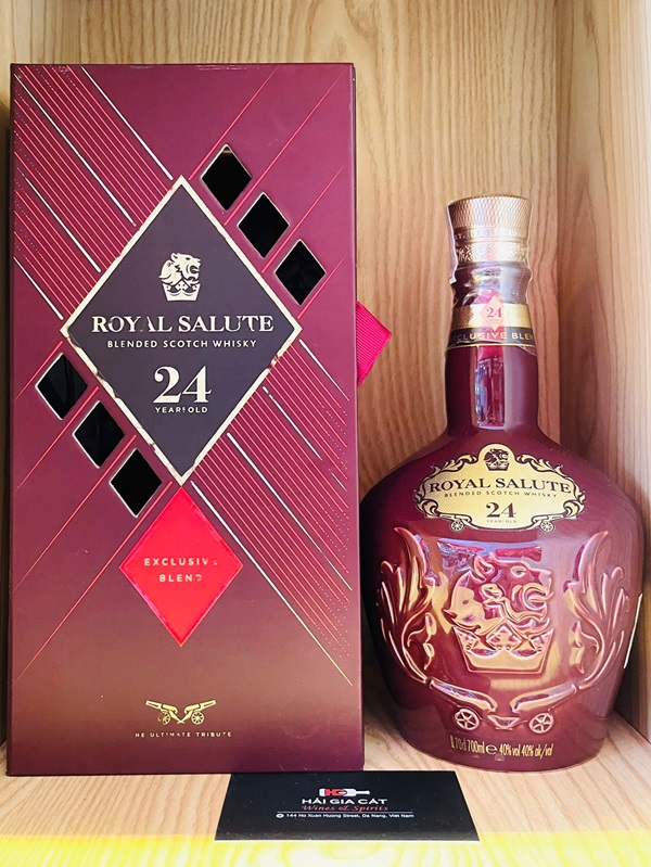 Ruou Chivas Royal Salute 24 Red Box Tai Hai Gia Cat 2024