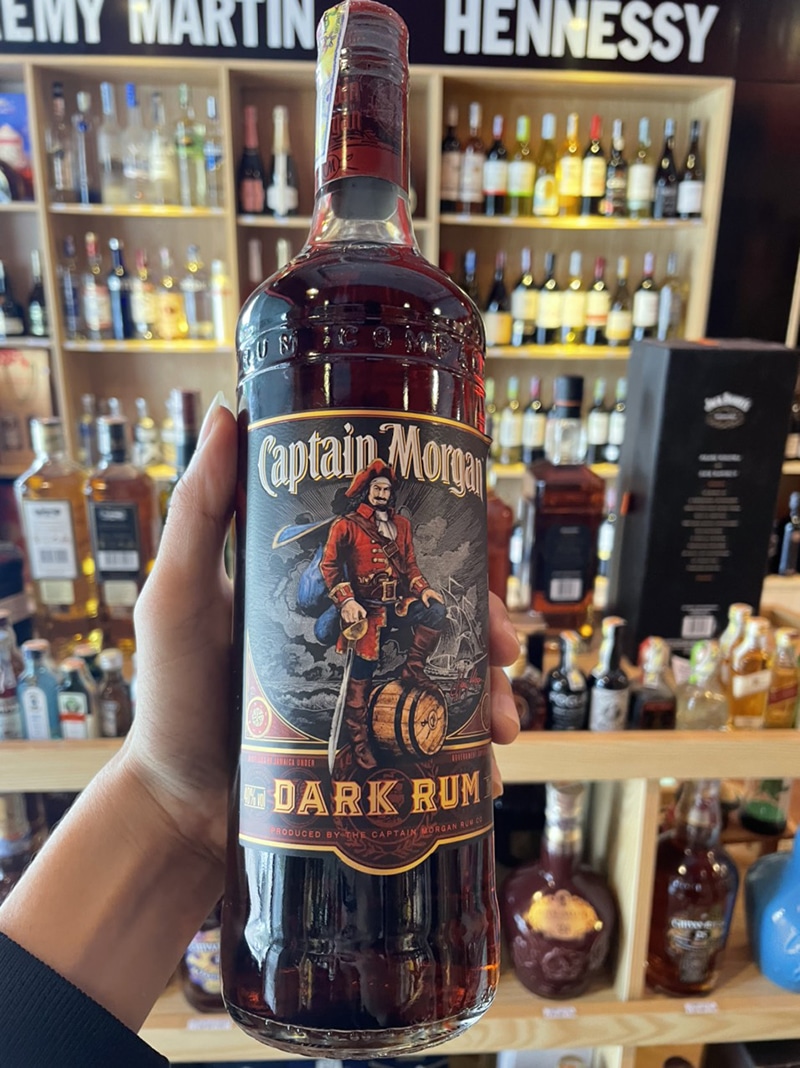 Rượu Captain Morgan Dark Rum