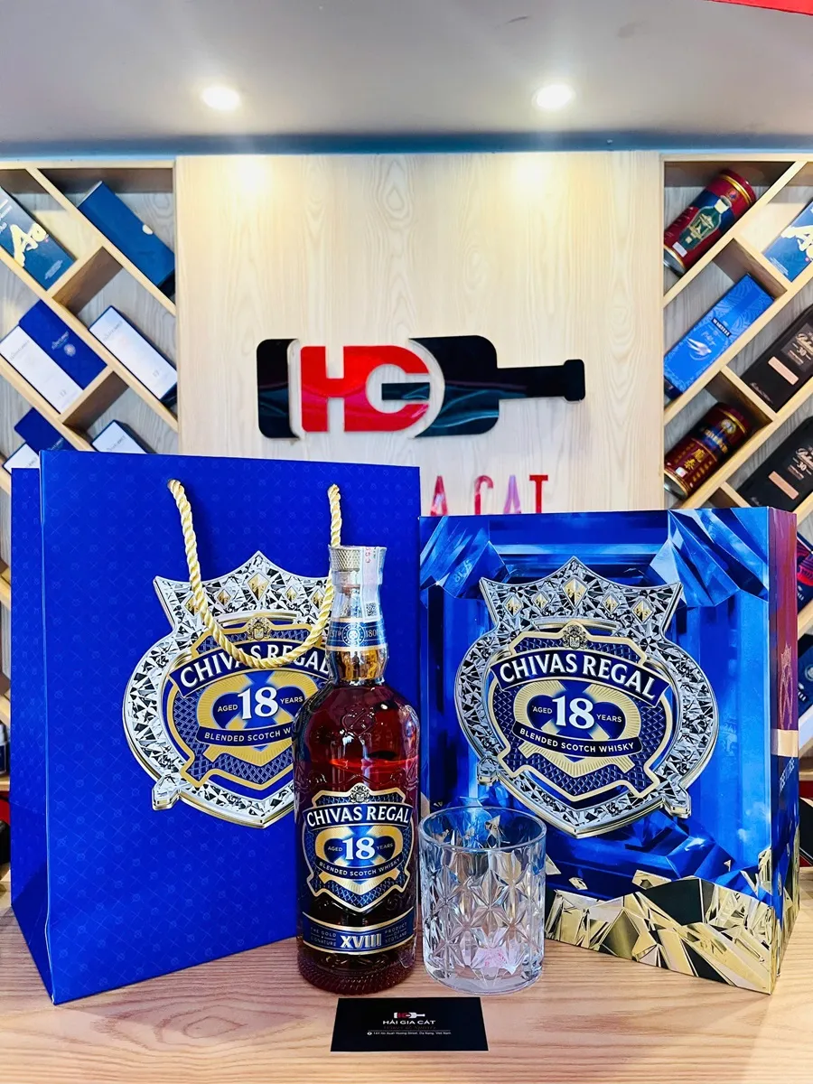 Chivas 18 Gold Hop Qua Tet 2025