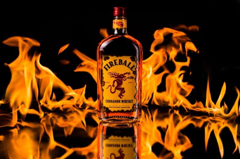 Giới thiệu rượu Fireball Cinnamon Whisky
