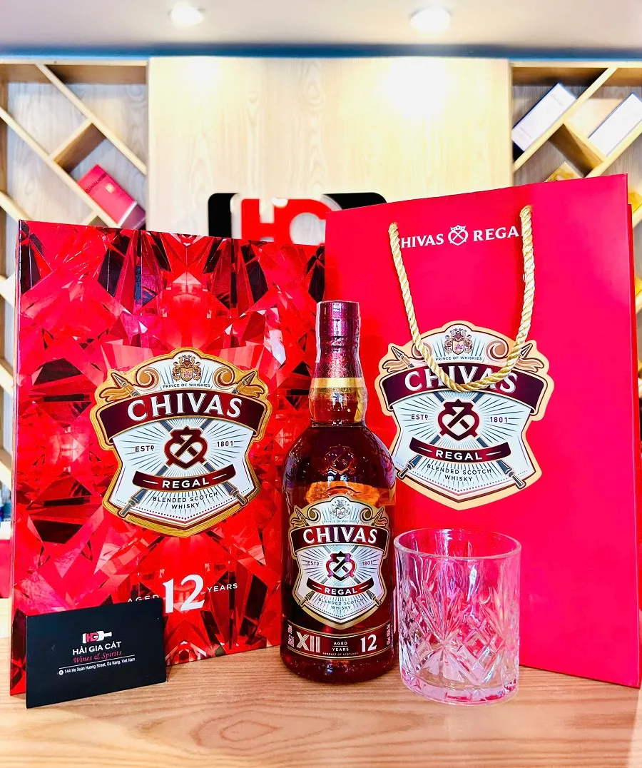 Ruou Chivas 12 Hop Qua Tet 2026