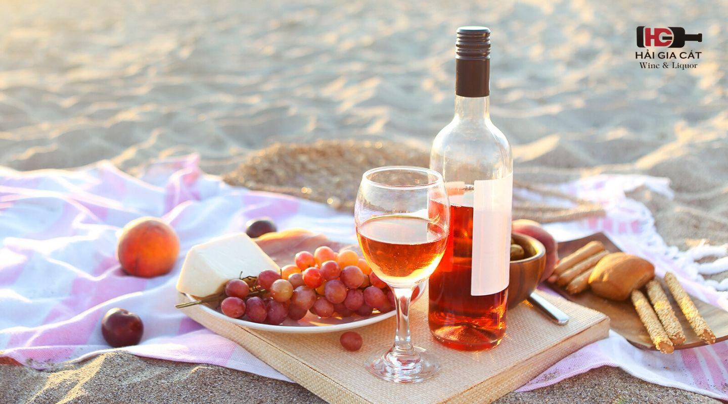 Rượu vang hồng dành cho mùa hè
