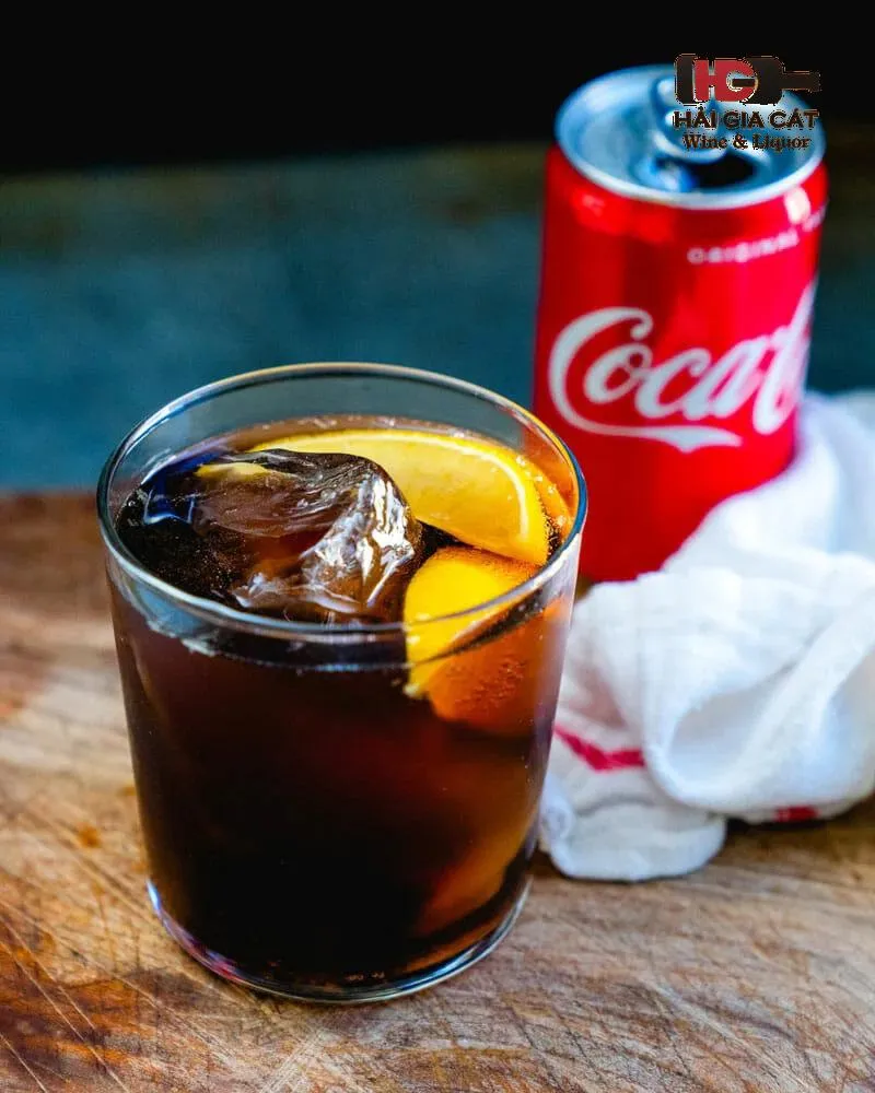 Cách pha rượu vodka với coca
