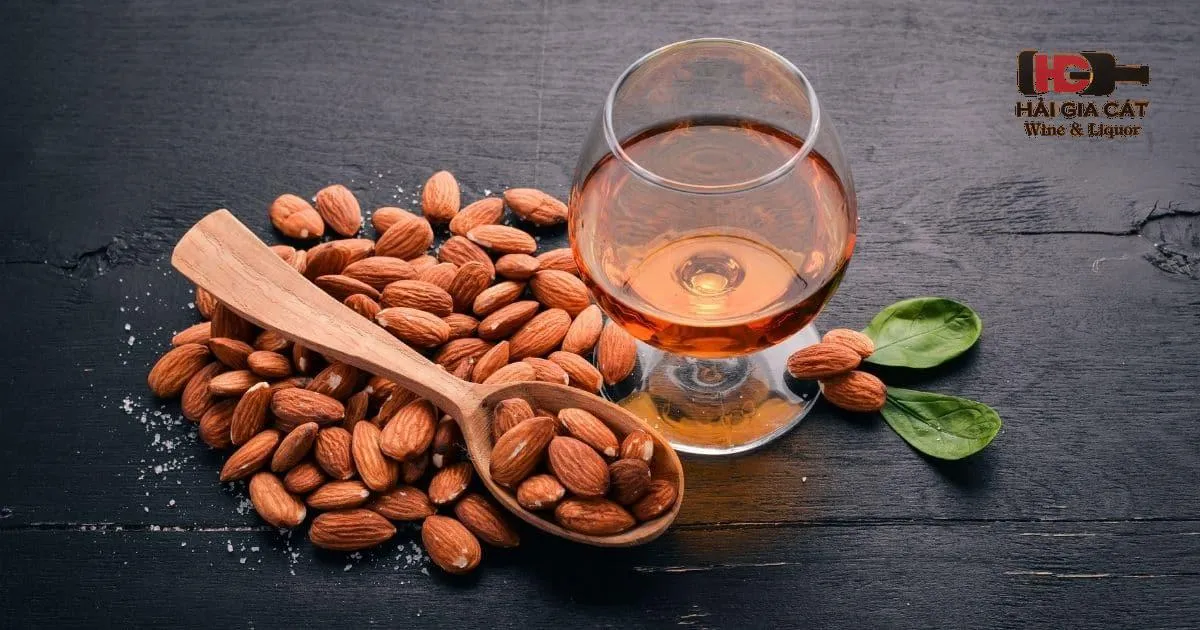 Nguồn gốc, xuất xứ rượu mùi Amaretto