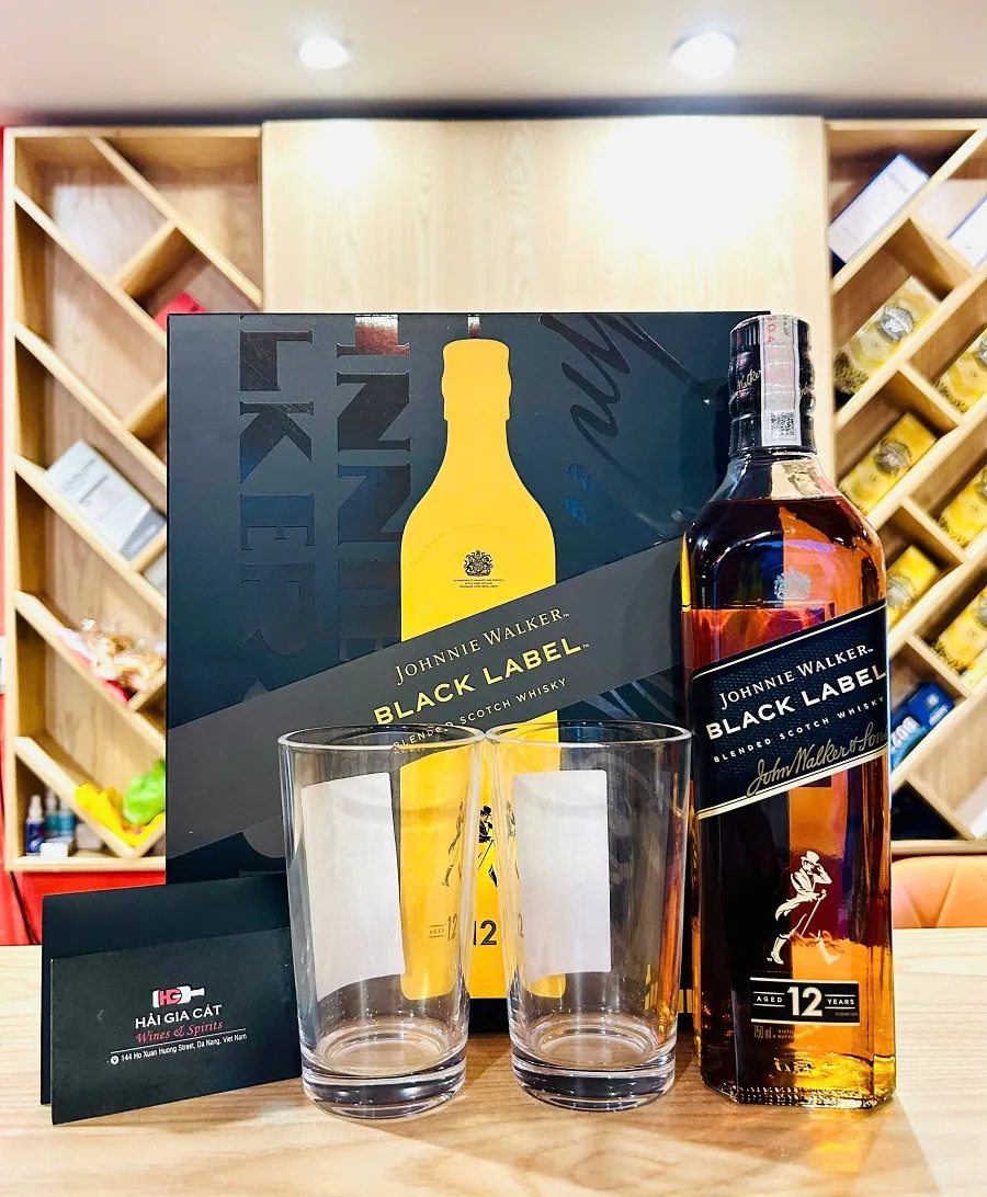 Ruou Black Label Hop Qua Tet 2026