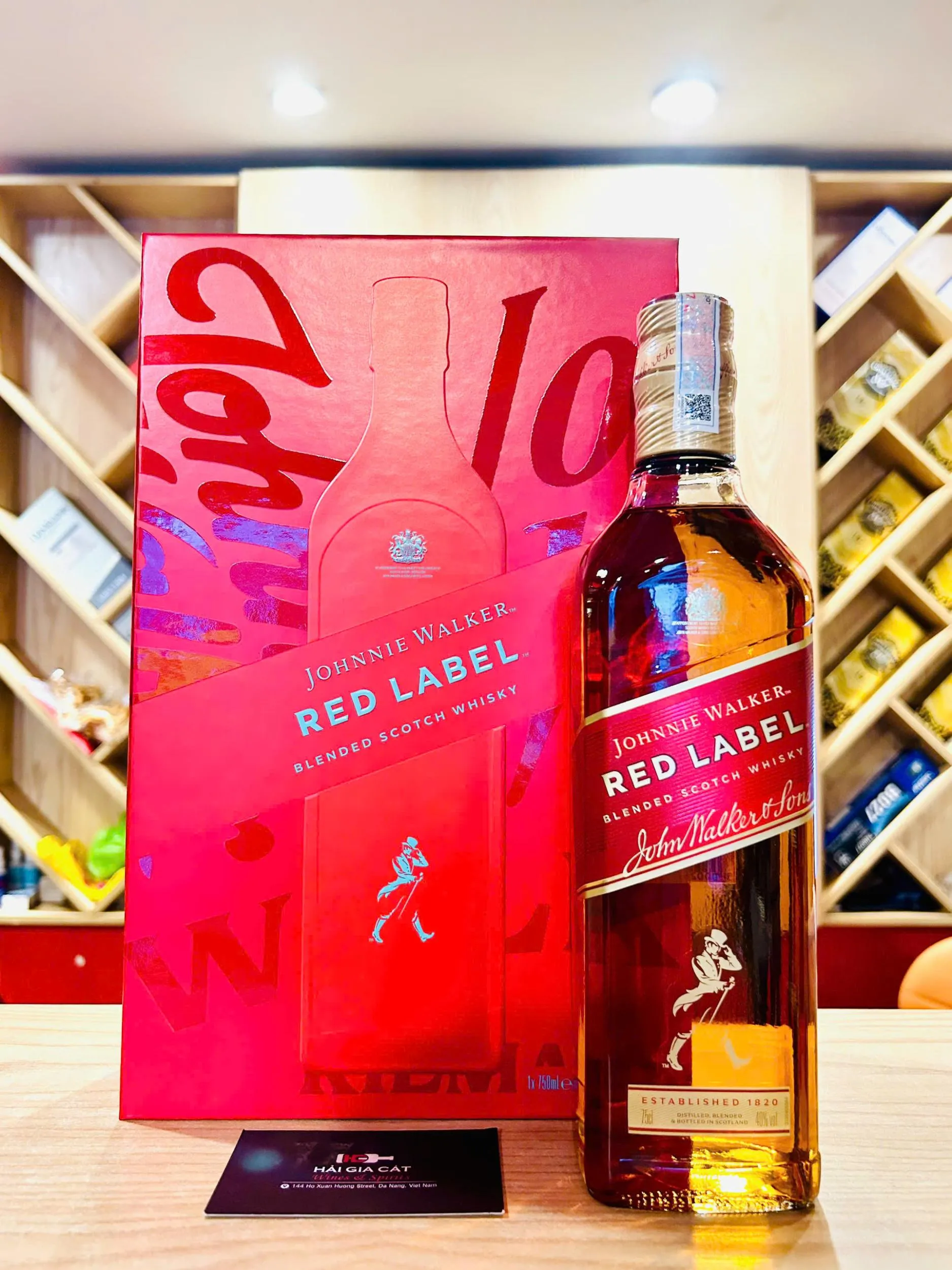 Ruou Red Label Hop Qua 2026