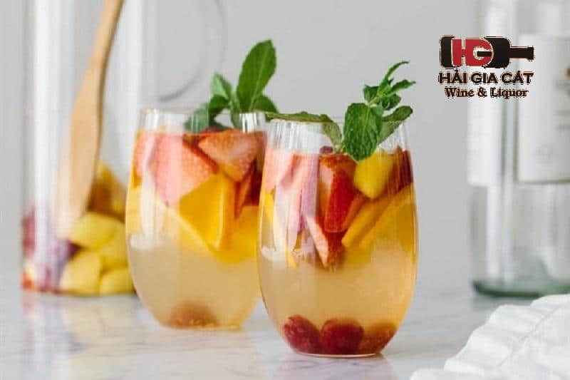 Cách pha chế cocktail vodka với dâu tây