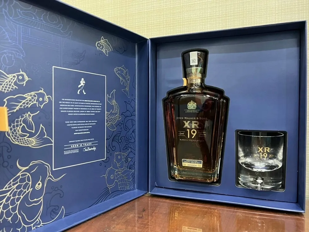 Giới thiệu Giới thiệu rượu Johnnie Walker XR 19 Năm Hộp Quà Tết 2023