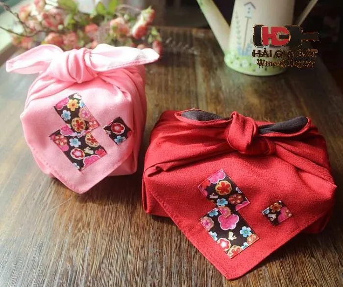 Gói quà tết bằng khăn độc đáo, sáng tạo 