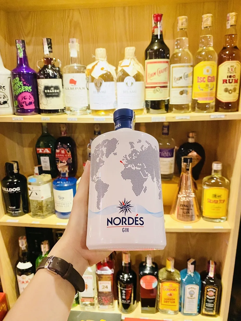 Rượu Gin Nordes xuất xứ Tây Ban Nha
