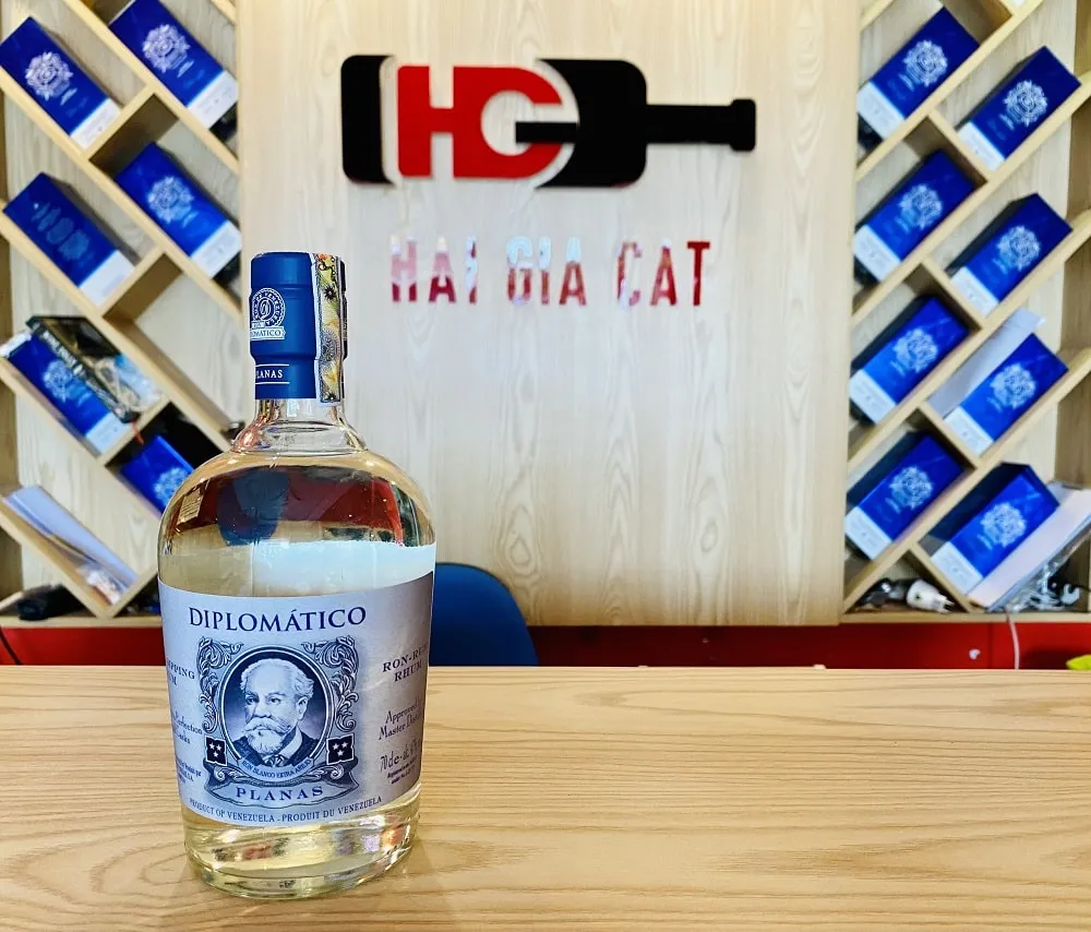 Giới thiệu rượu Diplomatico Planas rum