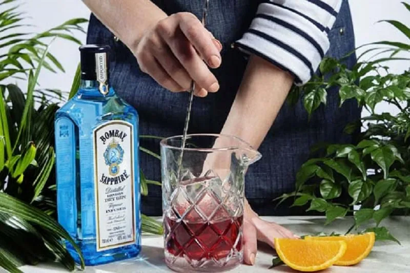 Cách pha chế Martini với Bombay Sapphire