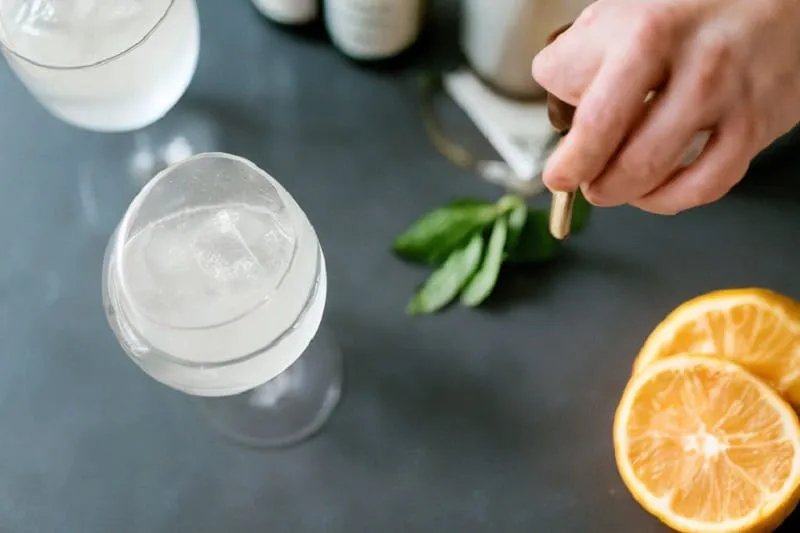 Cách pha chế cocktail rượu vang trắng