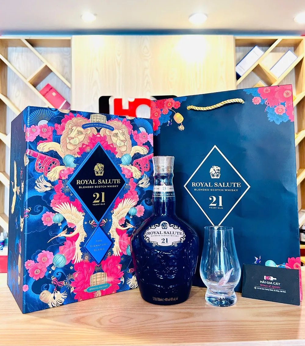 Ruou Chivas 21 Hop Qua Tet 2026