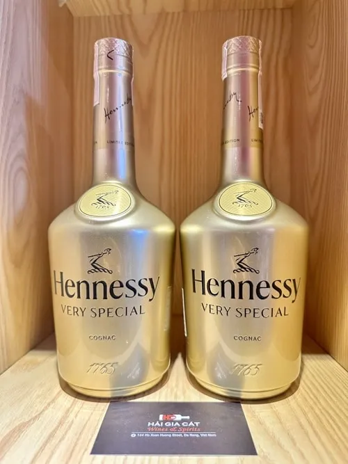 Rượu Hennessy VS Limited Tết 2024