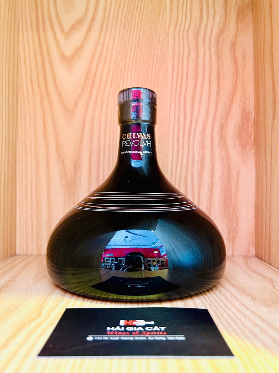 Ruou Chivas Revolve 17 Nam