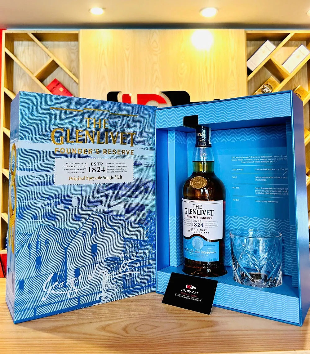 Ben Trong Hop Qua Ruou Glenlivet Founders Reserve