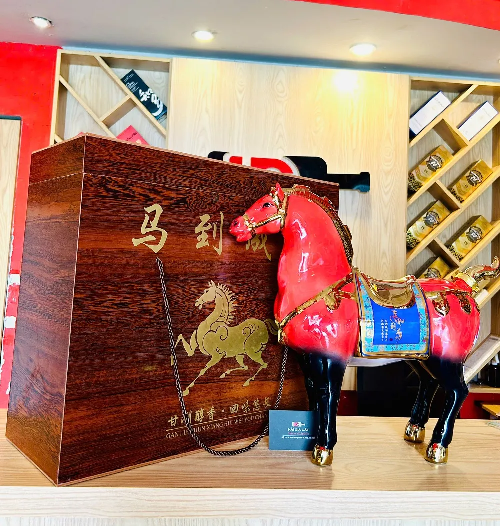 Ruou Cao Luong Quy Chau 1952 Mau Do