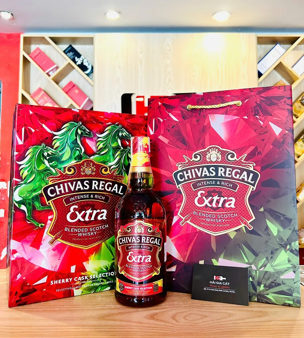 Ruou Chivas Extra Hop Qua Tet 2026